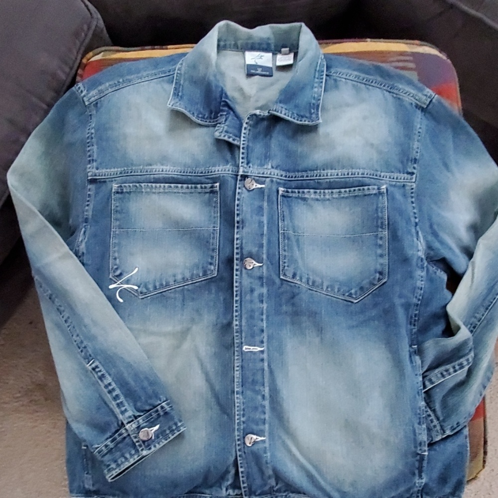 Men's jean jacket